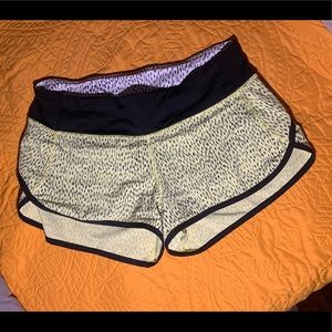 Lululemon size 4 speed up low rise shorts “2.5